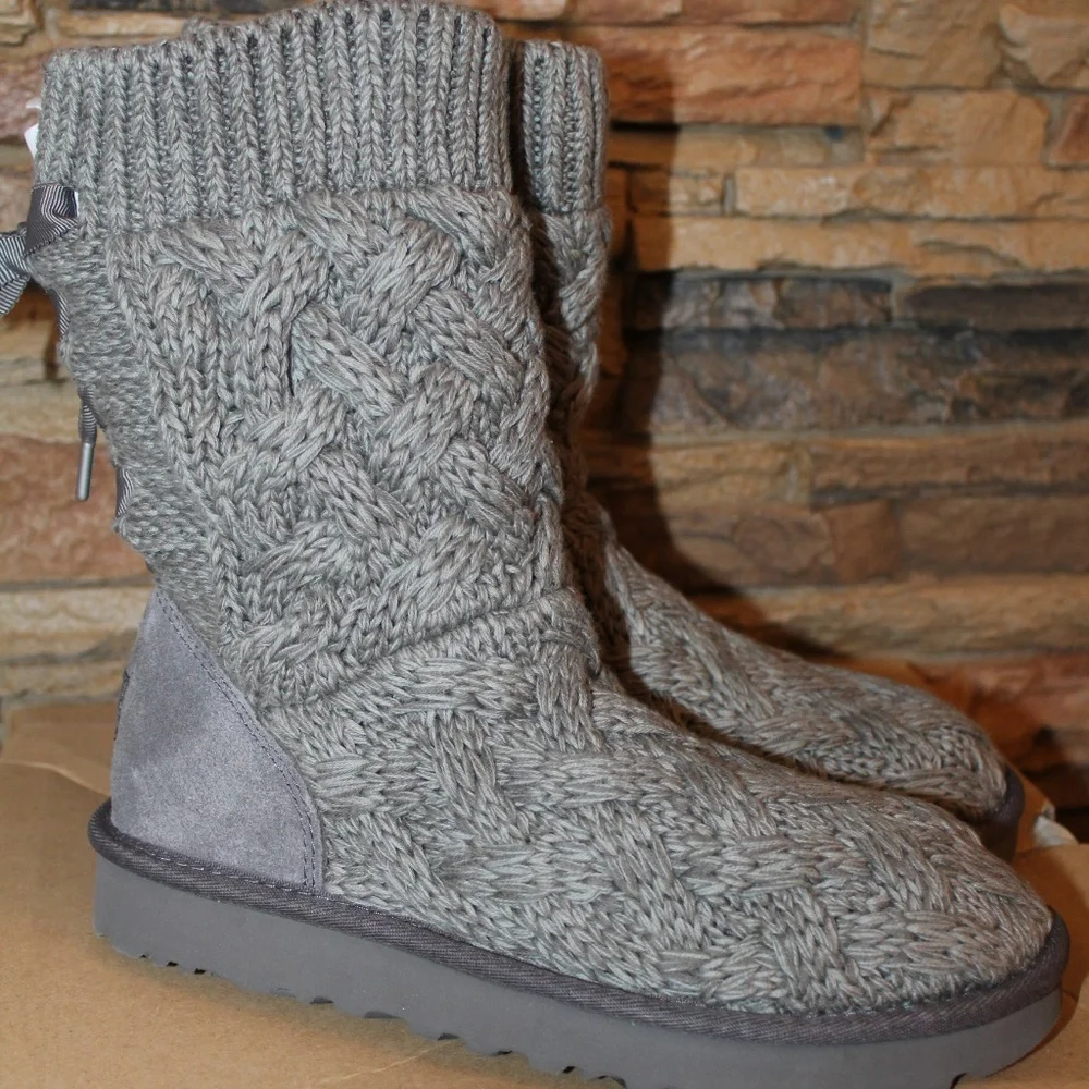 UGG ISLA Sweater Boots HEATHERED CHARCOAL GRAY - Picture 3 of 6